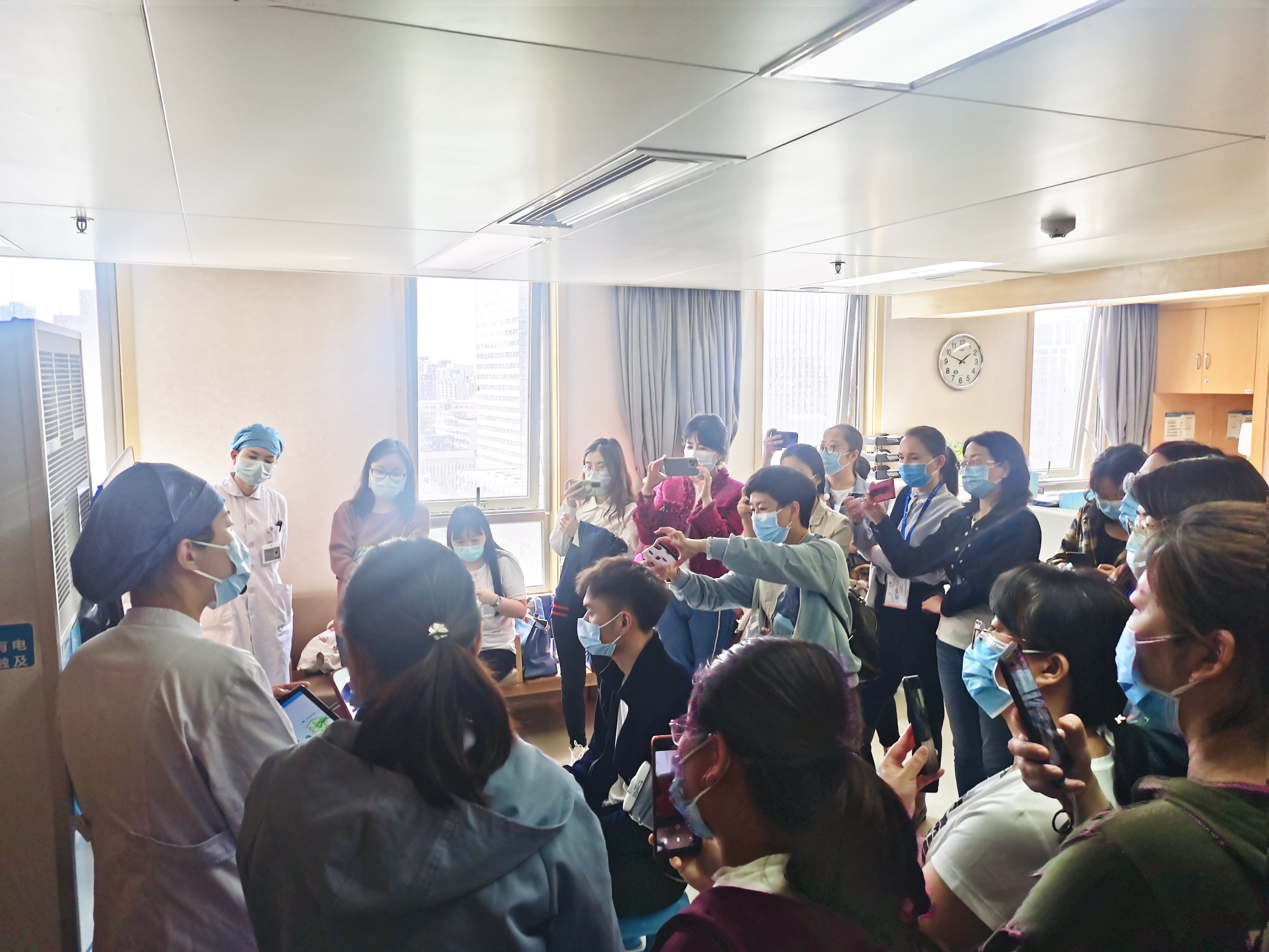 肺炎-哮喘-慢阻肺-咳嗽--呼吸康复适宜技术-培训-肺功能检测仪-呼吸训练器-支气管炎-呼吸肌-呼吸机-呼吸峰流速仪-分级诊疗-物联网