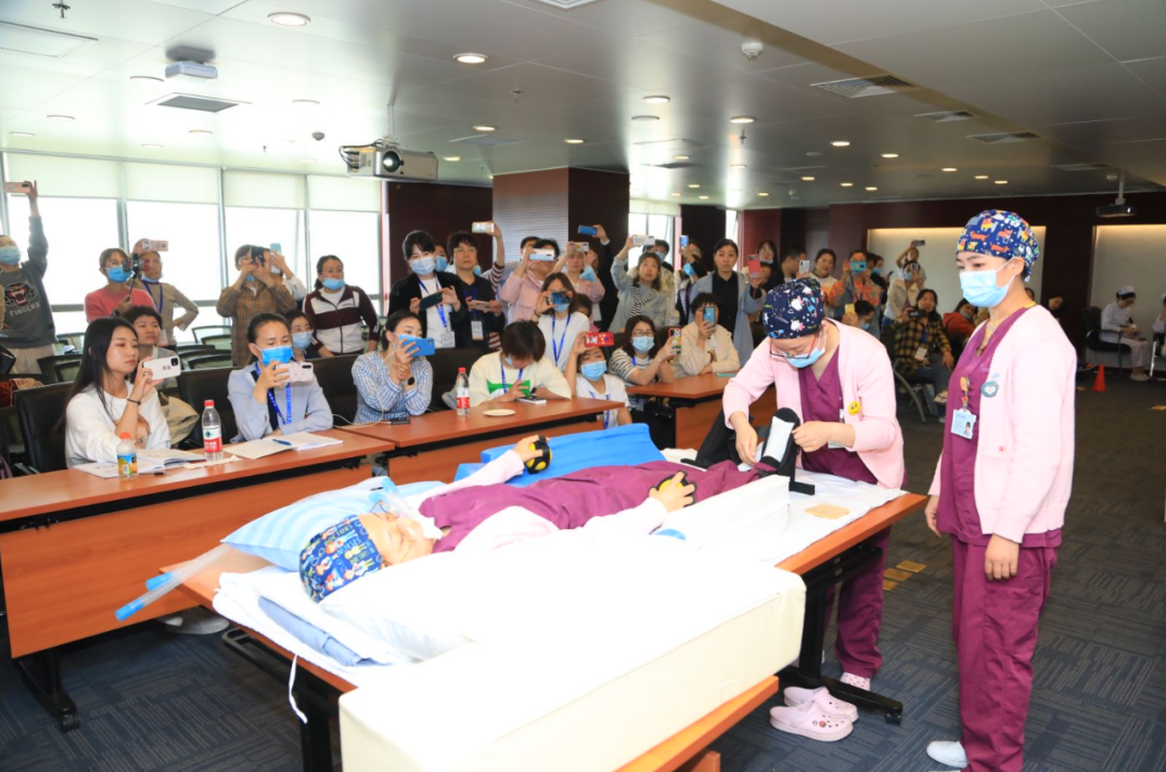 肺炎-哮喘-慢阻肺-咳嗽--呼吸康复适宜技术-培训-肺功能检测仪-呼吸训练器-支气管炎-呼吸肌-呼吸机-呼吸峰流速仪-分级诊疗-物联网